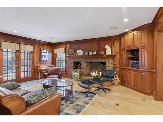 Building Photo - 3 Edina Ct