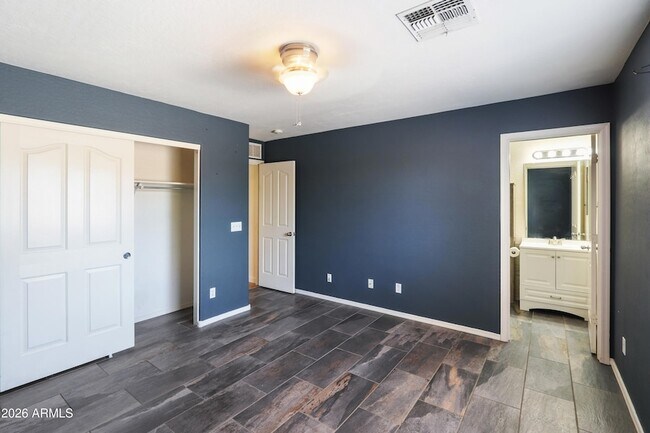 Building Photo - 44924 Balboa Dr