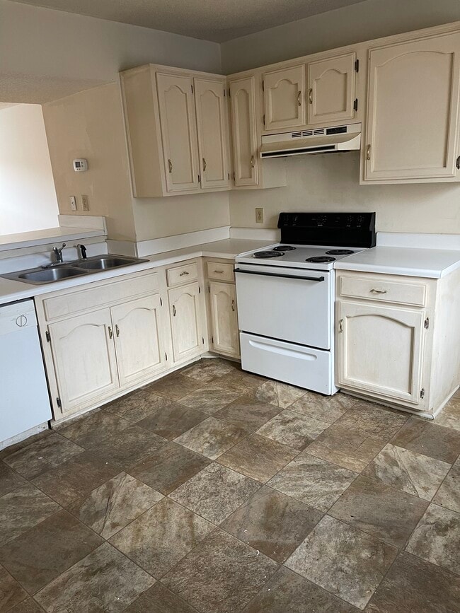 Building Photo - 1830 Stargazer Dr