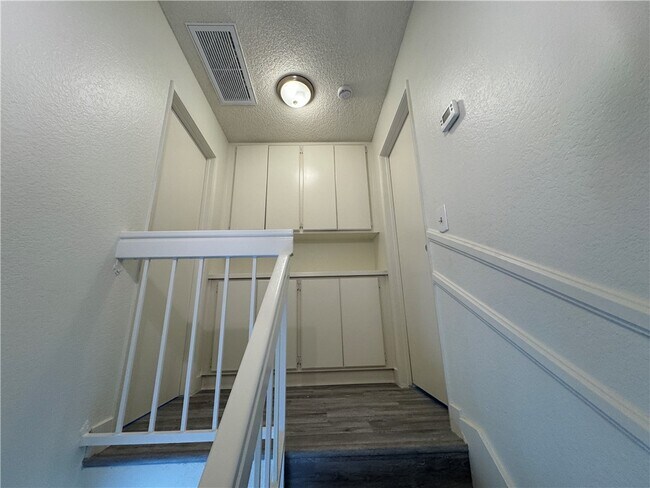 Building Photo - 26162 Sanz