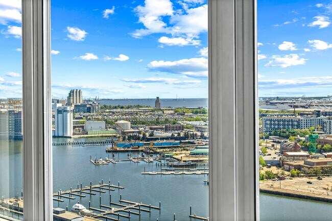 Building Photo - 100 Harborview Dr