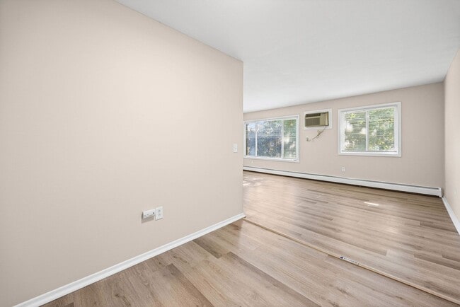 Building Photo - 725 Cedarwood Terrace