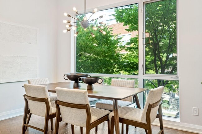 Building Photo - 801 N 6th St