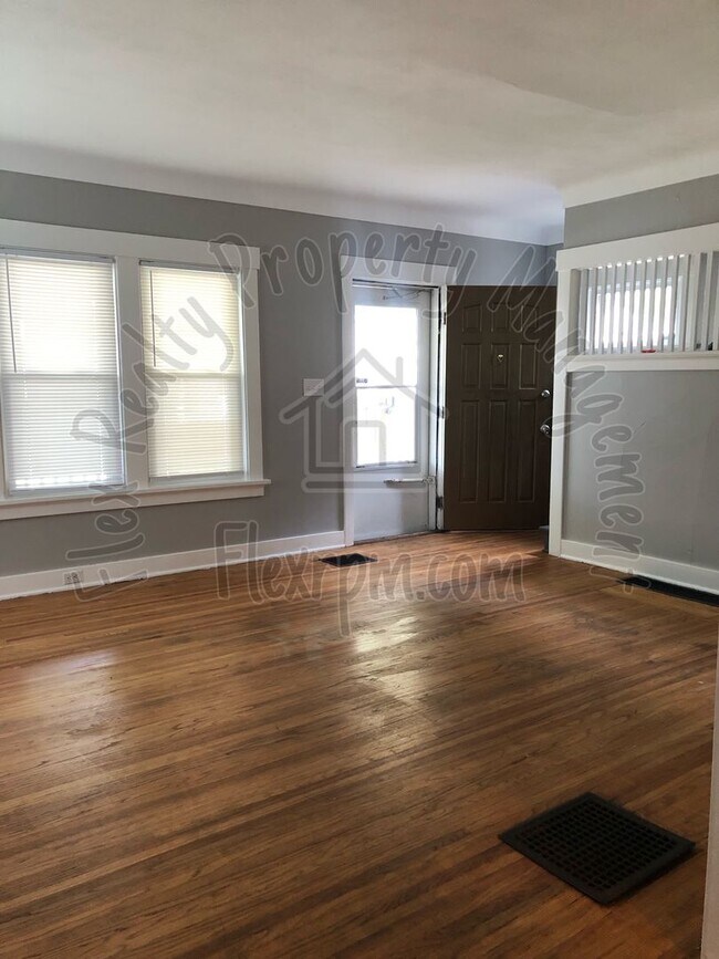 Building Photo - 1/2 off 1st month.....New on The Market......