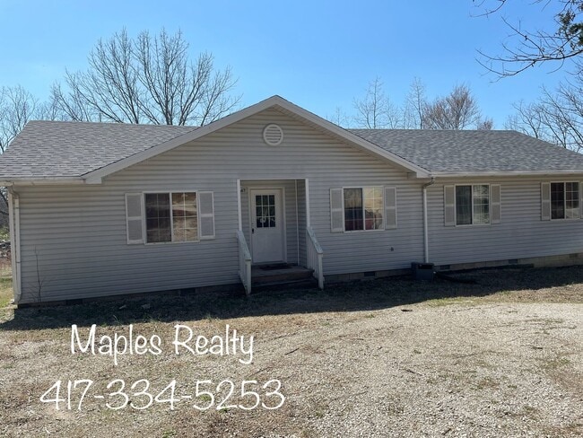Primary Photo - 4 bedroom, 2 bath furnished HOUSE in the H...