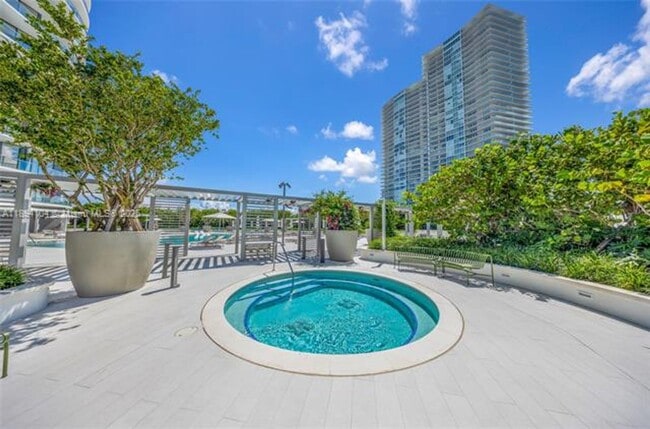 Building Photo - 500 Alton Rd