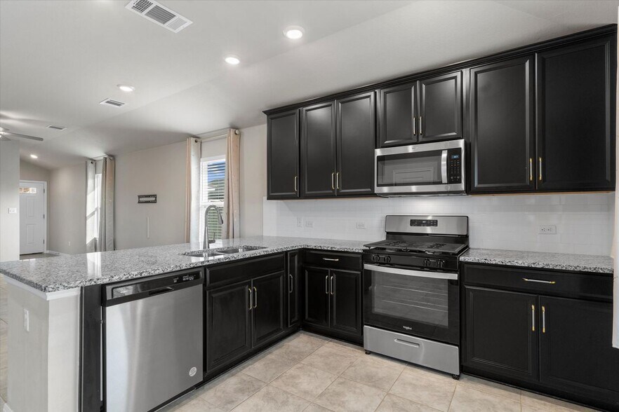 Building Photo - 213 Wild Spur Ln