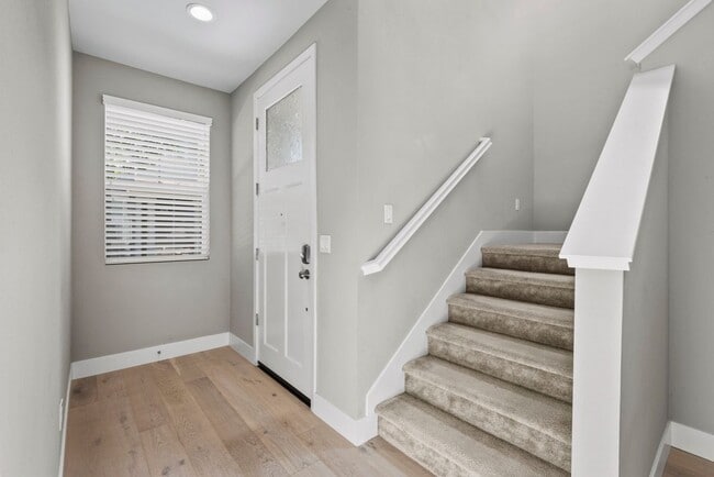 Building Photo - 118 Bonano Ln