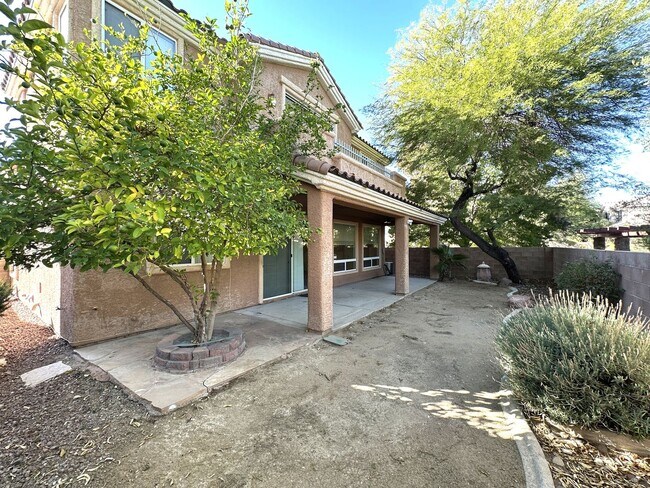 Building Photo - SOLANO AT THE VISTAS