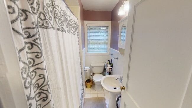 Building Photo - Adorable Plaza Midwood Bungalow For Rent