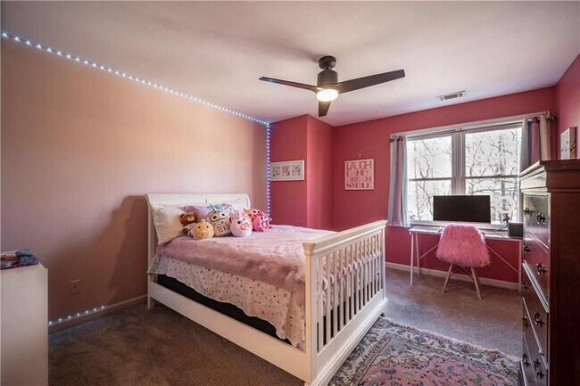 Building Photo - 5041 Towne Lake Hill N