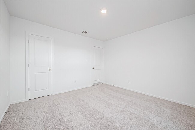 Building Photo - 719-719 Falling Cave Dr