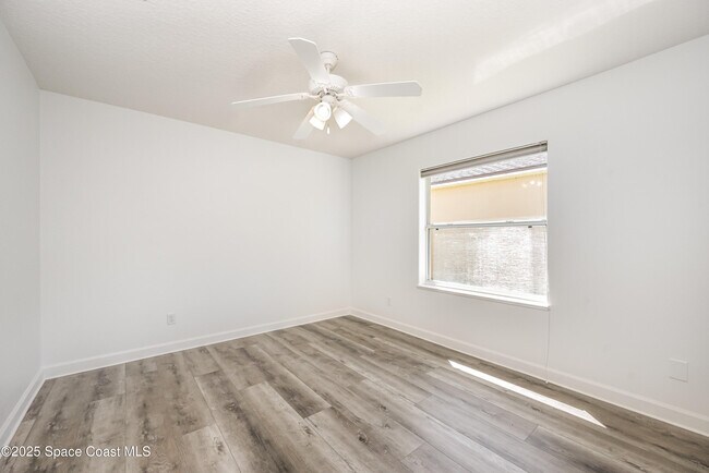 Building Photo - 4920 Somerville Dr