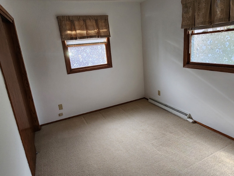 Building Photo - 2545 Southwood Dr