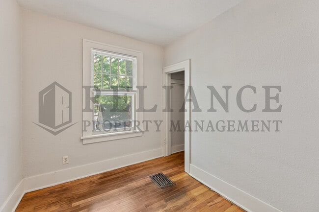 Building Photo - 448 N Fountain St