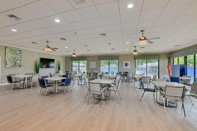 Building Photo - 7370 S Oriole Blvd
