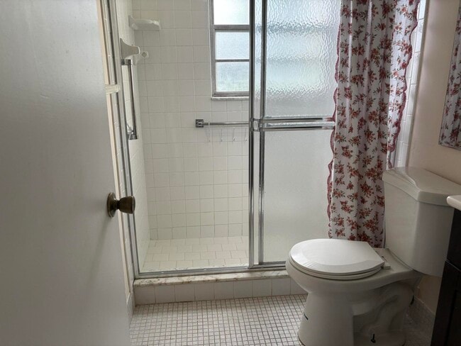 Building Photo - 186 Dorset E