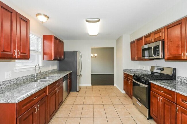 Building Photo - 12202 Greencanyon Dr