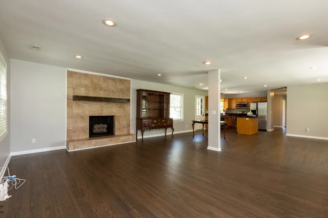 Building Photo - 4417 Saunders Ave