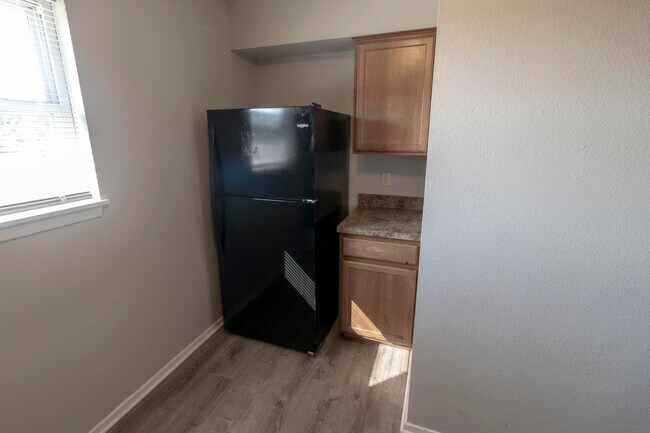 Building Photo - 319 West Blvd N