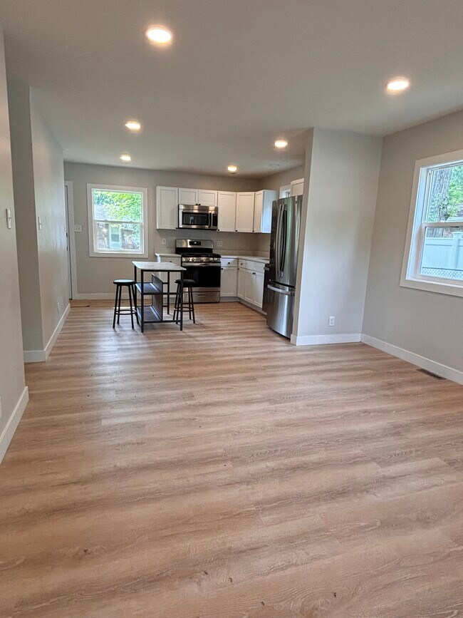 Building Photo - 1101 Salem St