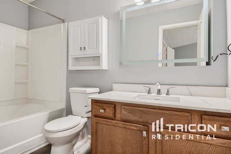 Building Photo - 1740 Formosa Ln