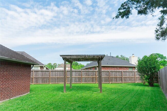 Building Photo - 822 Oak Lodge Ct
