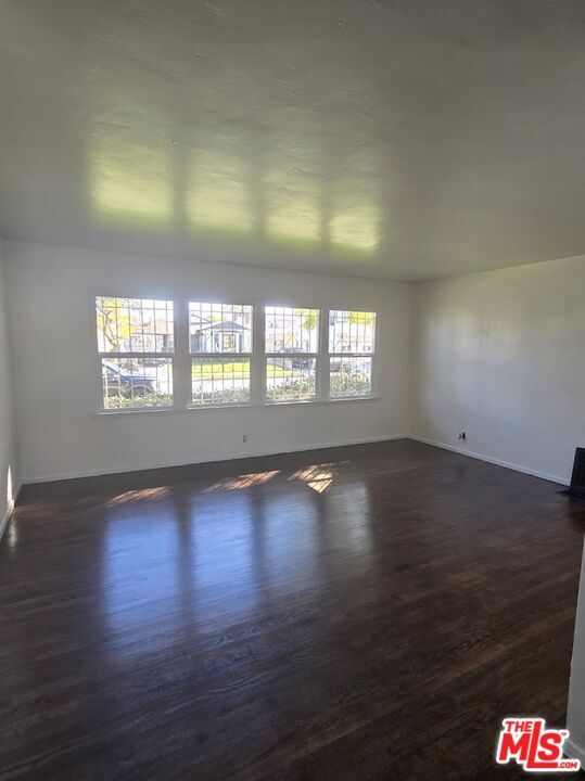 Building Photo - 3311 1/2 W 78th St