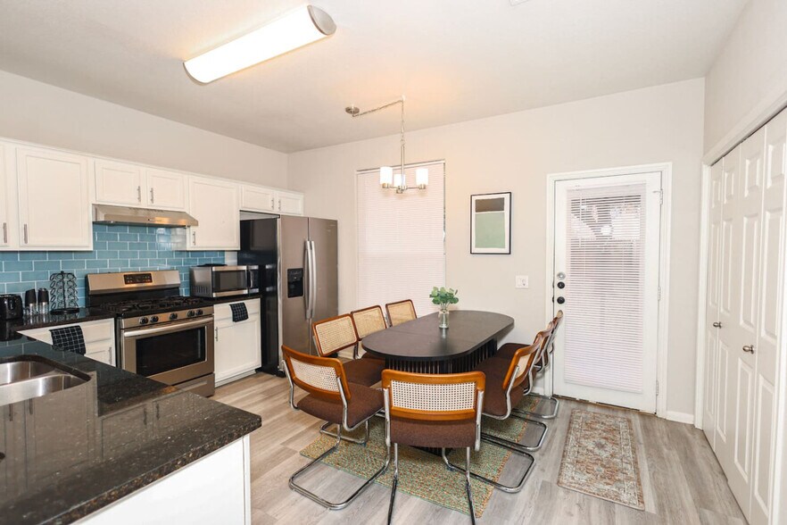 Building Photo - 2418 Allred Dr