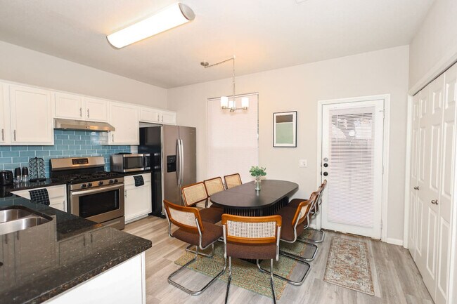 Building Photo - 2418 Allred Dr