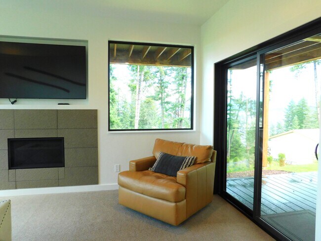 Building Photo - 55 Shady Pnes Ln