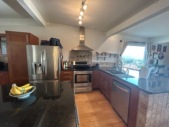 Building Photo - Luxurious Carlsbad Townhome with Ocean Views