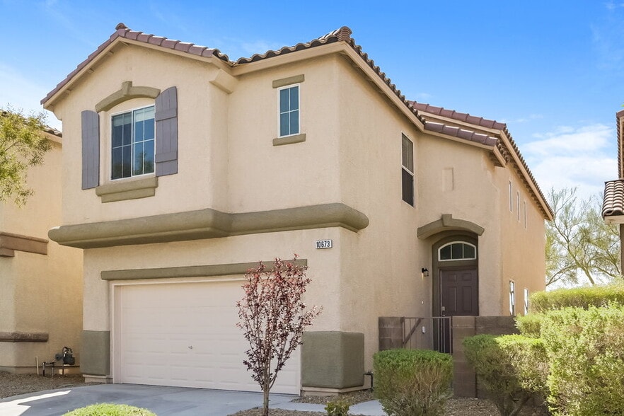 Building Photo - 10673 Mann St