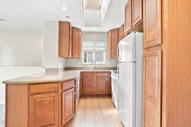 Building Photo - $1,845.95 with $300 Off the first month's rent, 2 Beds - 1 Bath, Single Family Home in Lakewood w...