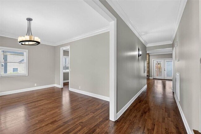 Building Photo - 110 Newfield St