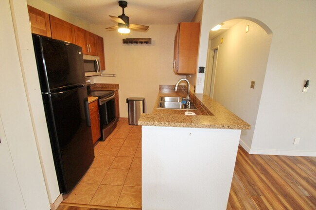 Building Photo - Kihei Villages Upper-Level Front Row Ocean View Condo