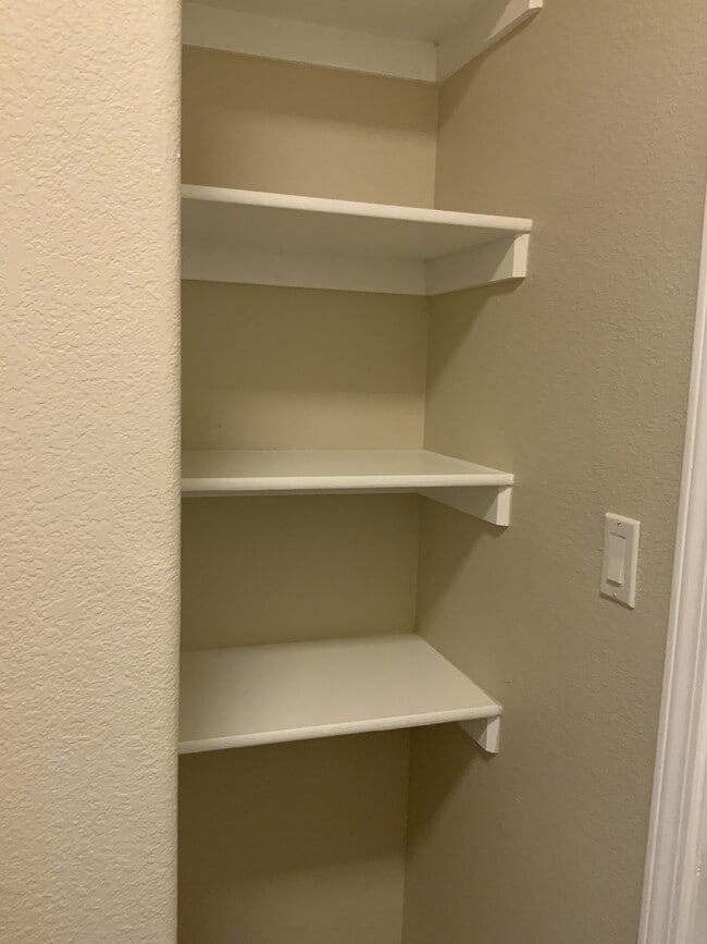 Building Photo - 3425 Old Mill Rd