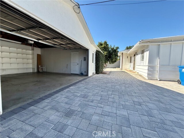 Building Photo - 22346 Burbank Blvd