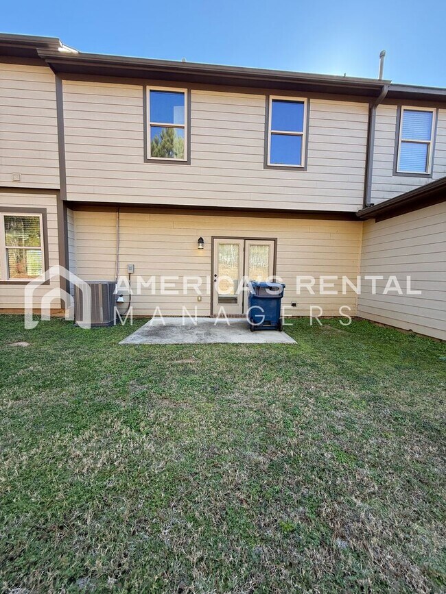 Building Photo - Townhome for Rent in Chelsea! COMING SOON!