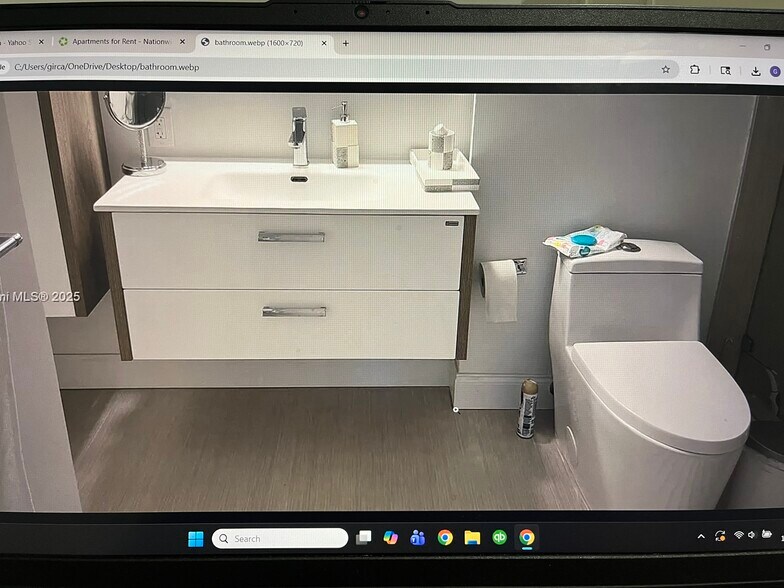 Building Photo - 220 SW 116th Ave