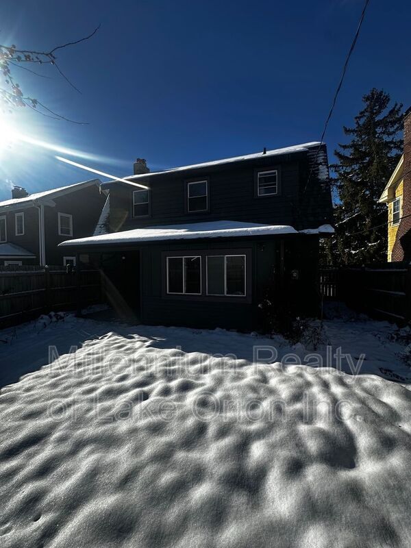 Building Photo - 24 Utica Rd