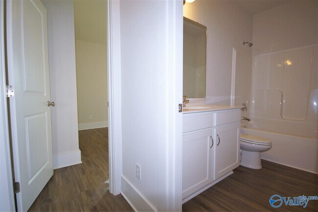 Building Photo - 104 Williams Pointe Boulevard SW