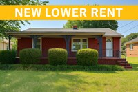 Building Photo - Three bedroom, 1.5 bath house in Burlington