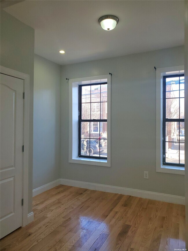 Building Photo - 366 Montauk Ave.