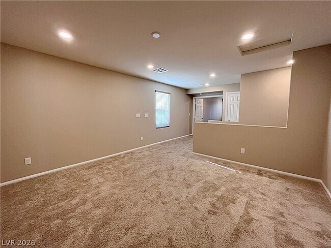 Building Photo - 5587 Lushan St