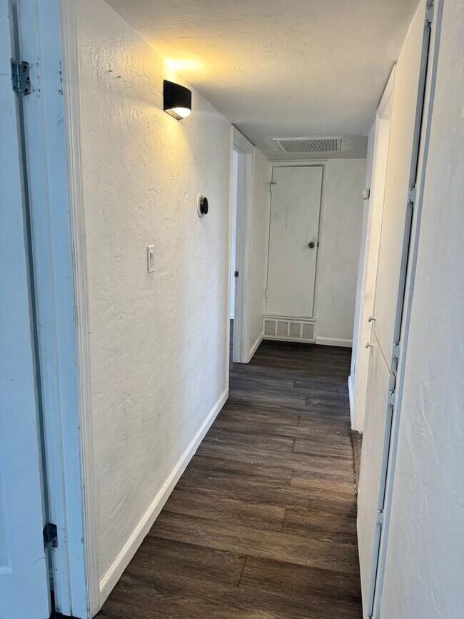 Building Photo - 1836 W Michigan Ave