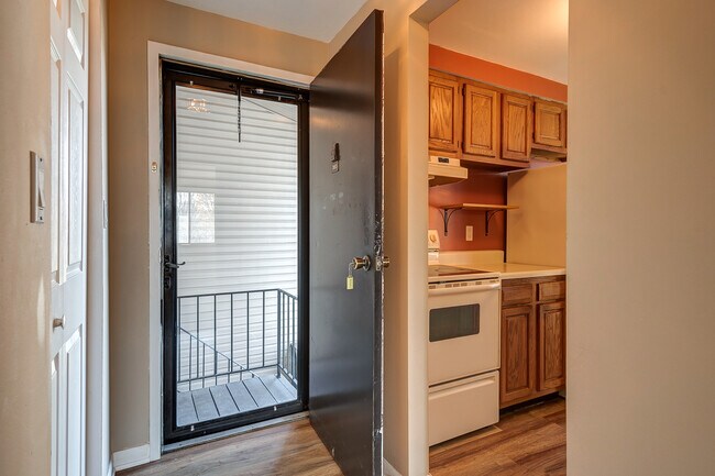 Building Photo - 383 Village Blvd N