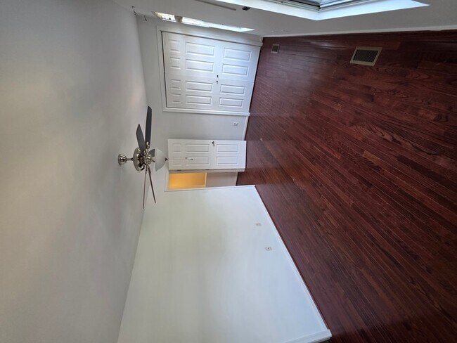 Building Photo - 406 Knollwood Ct