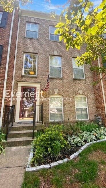 Building Photo - 1302 Wilcox Ave