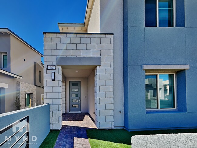 Building Photo - 600 Carriage Hill Dr
